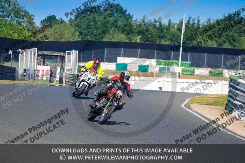 Vintage motorcycle club;eventdigitalimages;mallory park;mallory park trackday photographs;no limits trackdays;peter wileman photography;trackday digital images;trackday photos;vmcc festival 1000 bikes photographs